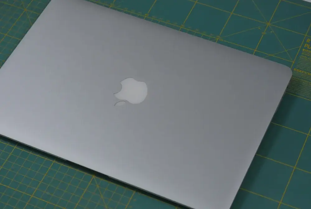 Wymiana baterii MacBook Air - uniknij problemów z akumulatorem