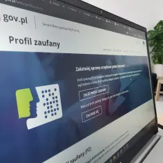 Awaria profilu zaufanego? Strona gov.pl wyświetla komunikat o możliwości załatwiania spraw urzędowych online.
