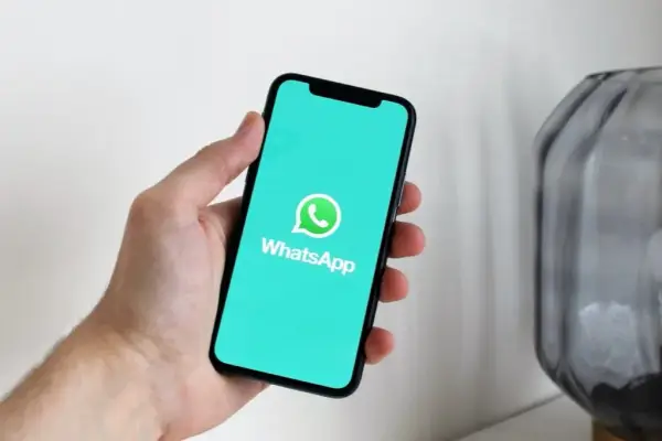 Jak pobrać film z Messengera na Androidzie - proste kroki i porady