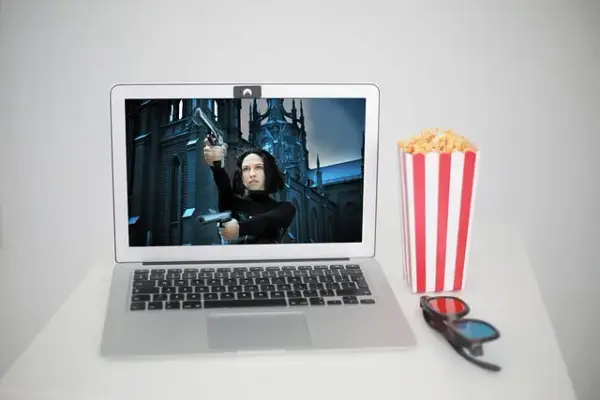 Jak pobrać film z Netflixa na dysk i uniknąć problemów z prawem